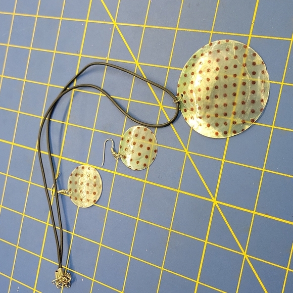 Shell Necklace Polka-dot Necklace & Earrings Set - Picture 1 of 4